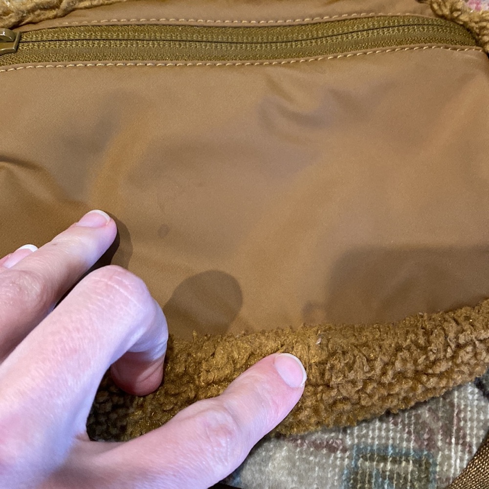 Lululemon Everywhere Belt Bag - Sherpa Burnt Caramel - Picture 8 of 13